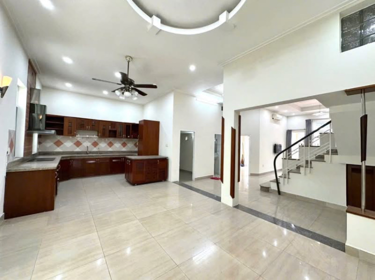 Biệt Thự Hướng Chính Tây Nam Thiên 1, Phú Mỹ Hưng Quận 7